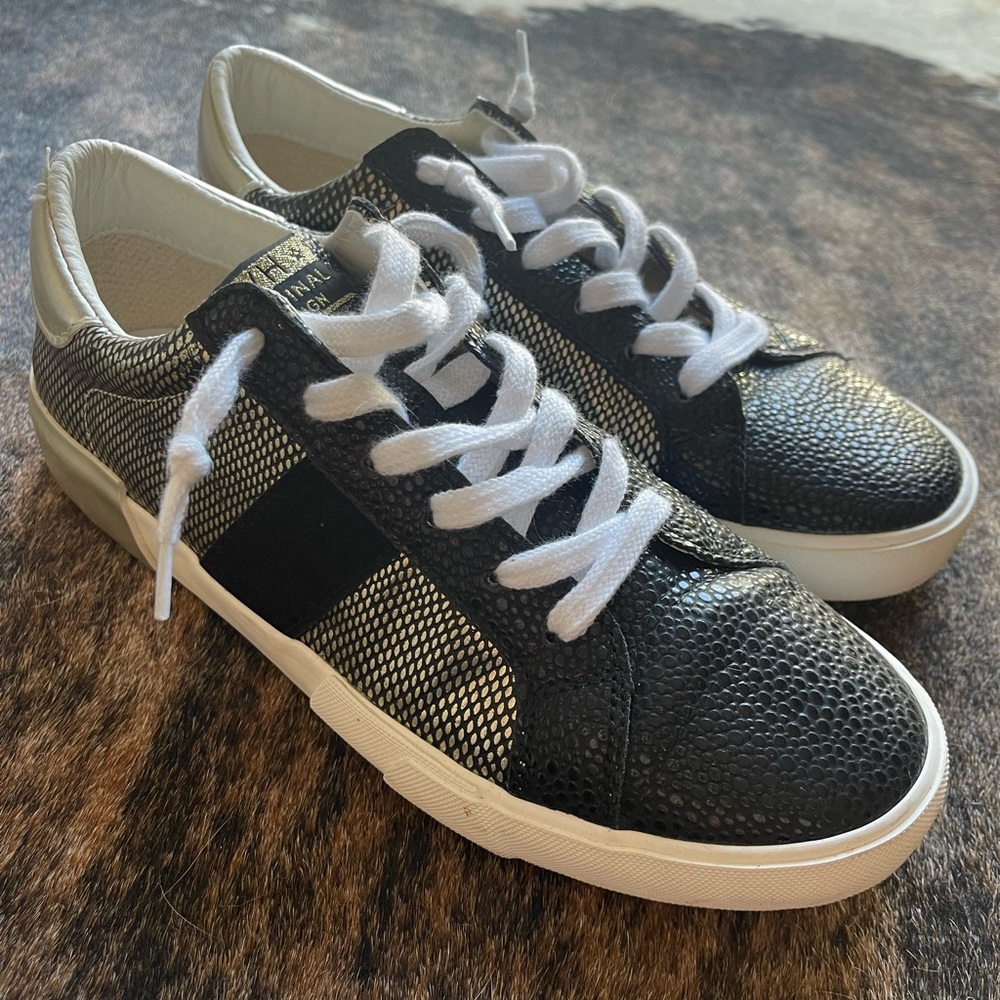 VINTAGE HAVANA • Milano Sneakers • Women’s Size 10 • EUC